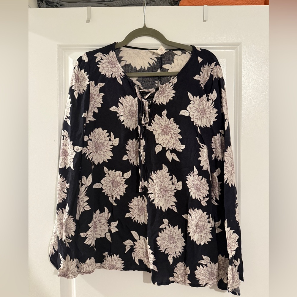 Sun & Shadow Black and Cream Floral Blouse